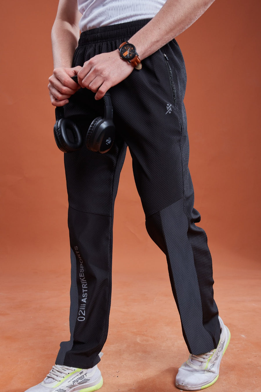 Men Solid Relax Fit Joggers at Wholesale Price J 721 B Special Black | 4 Pcs Box